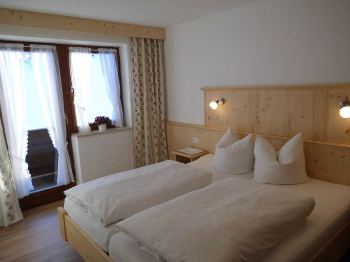 Bedroom 2, Liebertingerhof, Traunstein