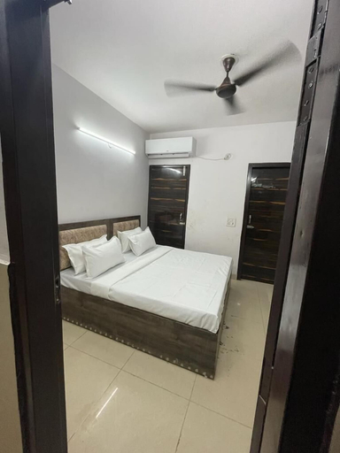 Bedroom 5, Hotel SK Residency, Delhi