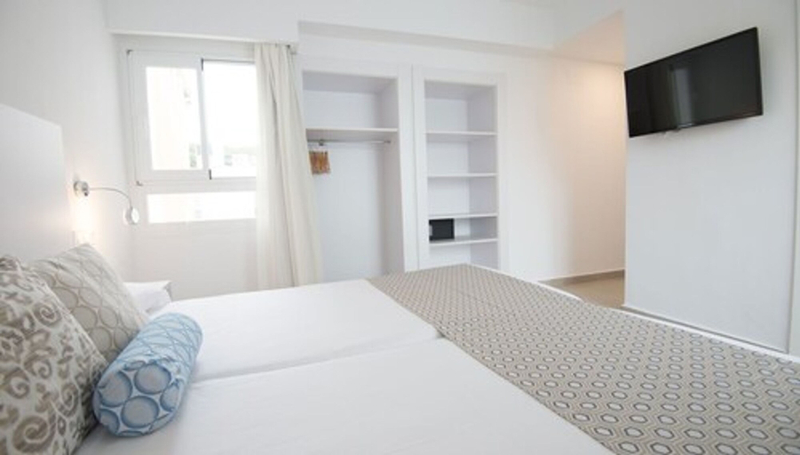 Bedroom 4, Hotel Chevy & Suites, Baleares