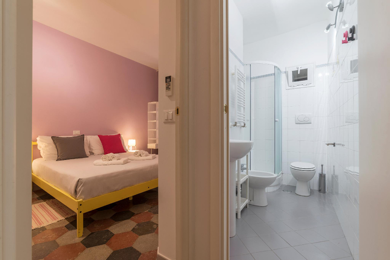 3, Qflat Colosseum lovely apartment, Rome