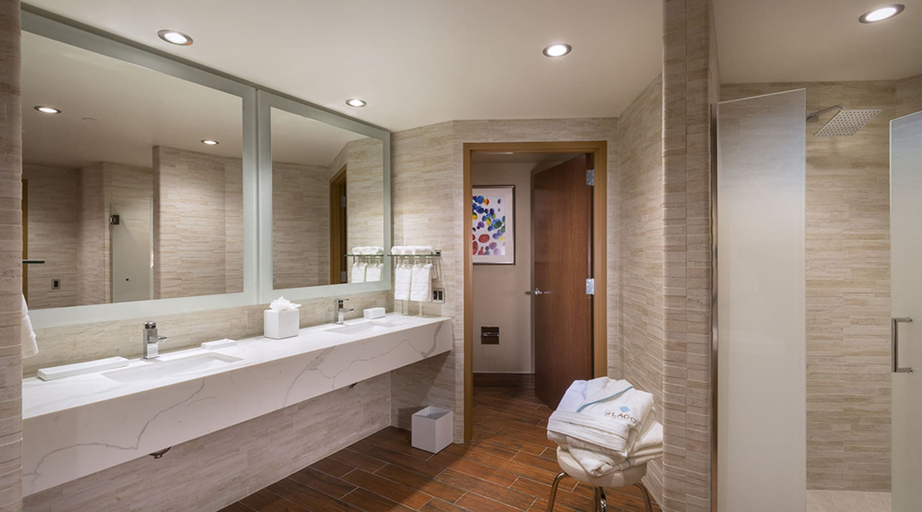 Bathroom 4, del Lago Resort & Casino, Seneca