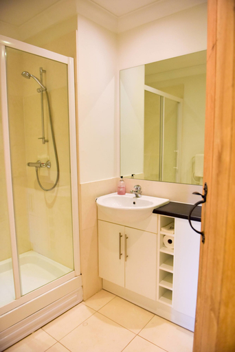 Bathroom 4, Selden Farm B&B, West Sussex