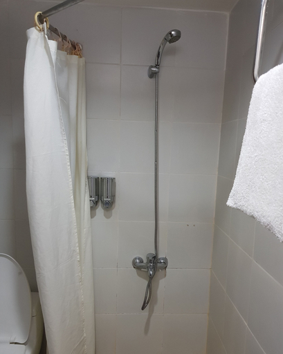 Bathroom 3, GAP Plaza Hotel, Balanga City