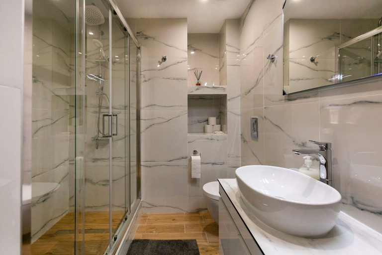 Bathroom 2, Raise Cosy Apartment, Attica