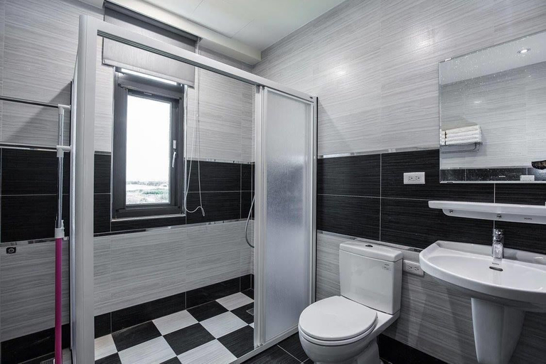 Bathroom 3, 917 Homestay, Penghu