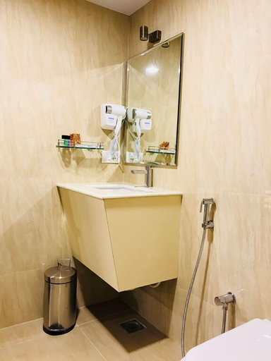 Bathroom 4, Hotel Royal Inn, Bangalore