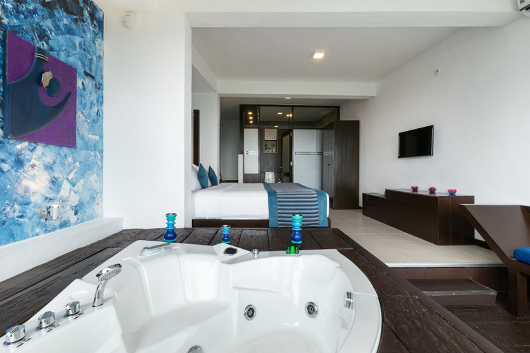 Bathroom 5, Theva Residency, K.F.G. & G. Korale