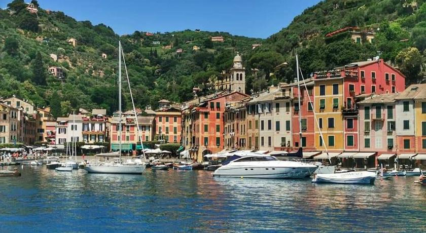 Oltremare, Genova