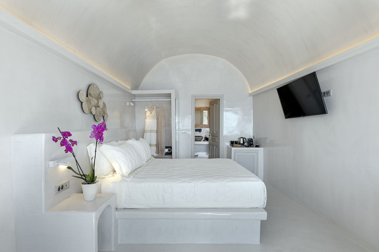 Bedroom 5, Kaleidoscope Imerovigli Suites, South Aegean