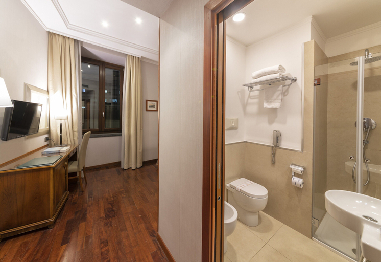 Bathroom 4, Palazzo Turchini, Napoli