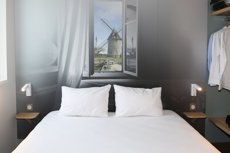 Bedroom 3, B&B Hotel Les Herbiers, Vendée