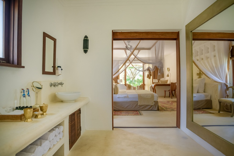 Bathroom 5, Swahili Beach Resort, Msambweni
