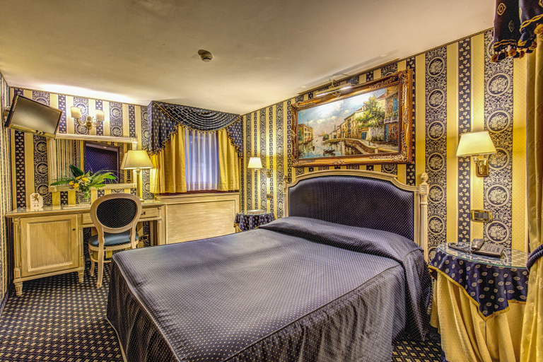 Bedroom 2, 312 Piazza San Marco, Venezia