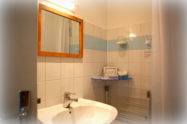 Bathroom 5, Beau Vallon - Gîte et Chambres d'Hôtes, Pyrénées-Orientales