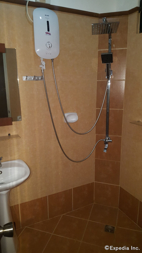 Bathroom 2, Julieta's Pension House, Puerto Princesa City