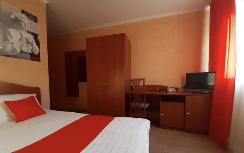 Bedroom 2, MaxRooms Volga Hollywood, Water body