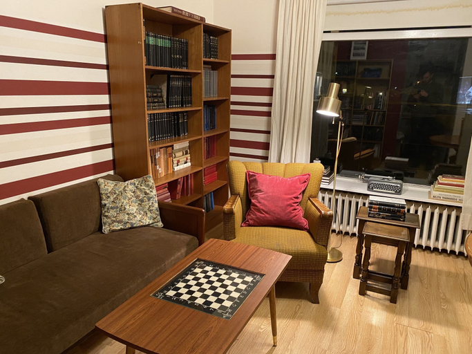 Others 3, The Bookstore Apartment, Snæfellsbær