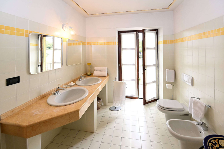 Bathroom 4, Agriturismo La Ca' D'Olga, Cuneo