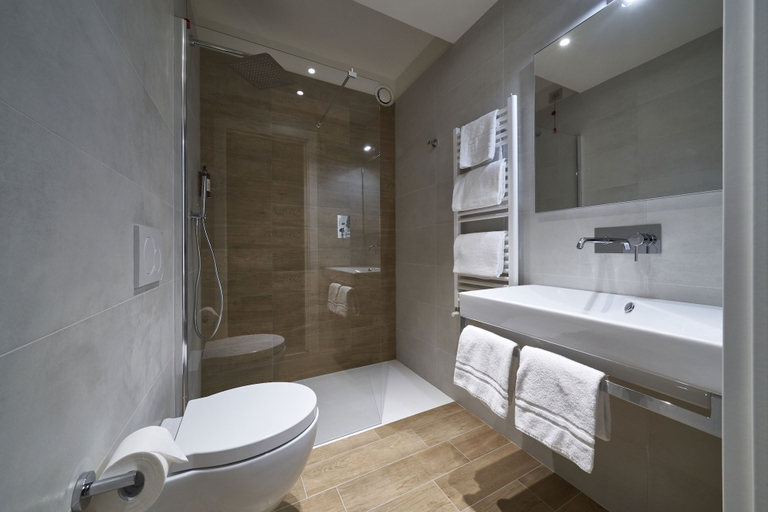 Bathroom 5, Park Hotel Chianti, Florence