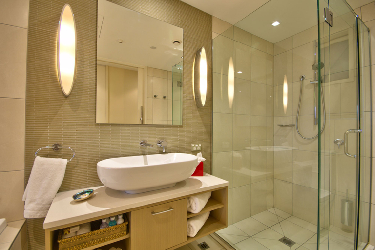 Bathroom 5, The Rees Hotel and Luxury Apartments, Queenstown-Lakes