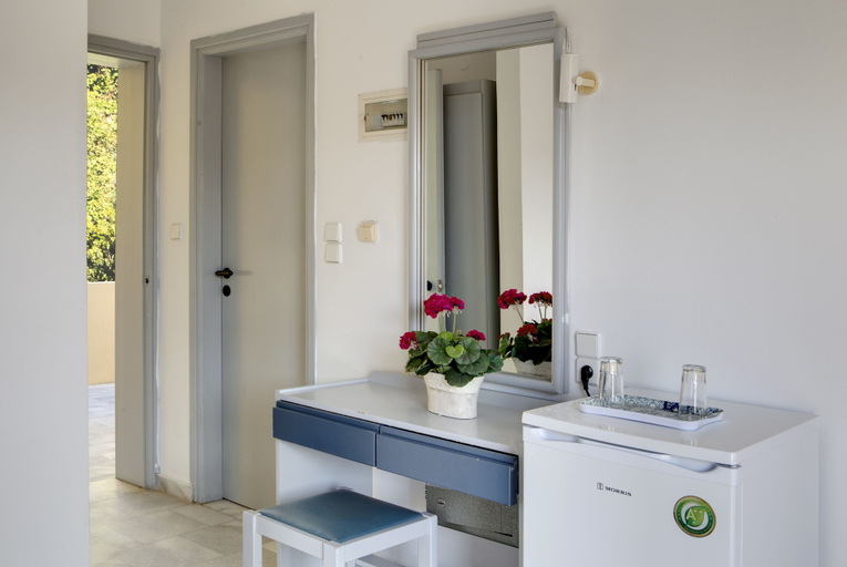 Bathroom 4, Akasti Hotel, Crete