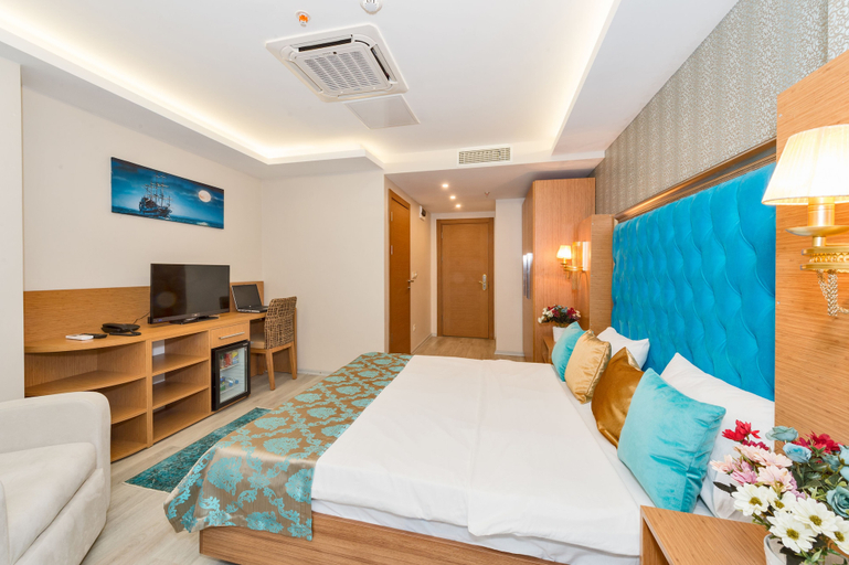 Bedroom 3, Grand Palace Hotel, Bakırköy