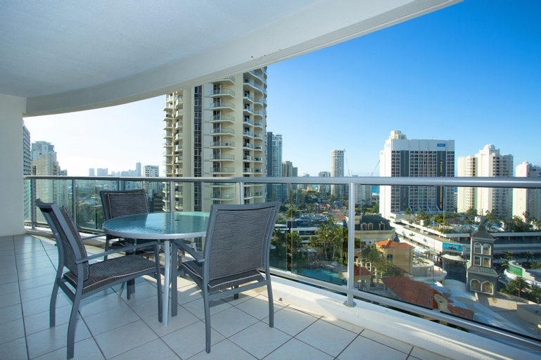 Exterior & Views 7