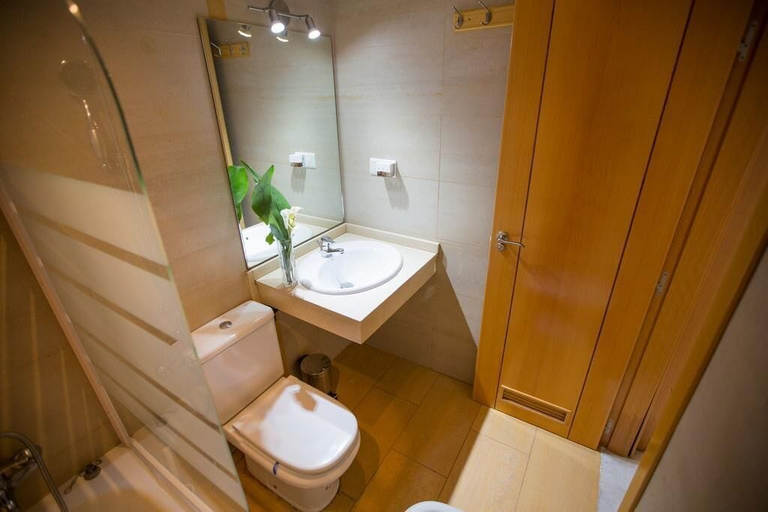 Bathroom, AB Dominicum Apartamentos, Málaga