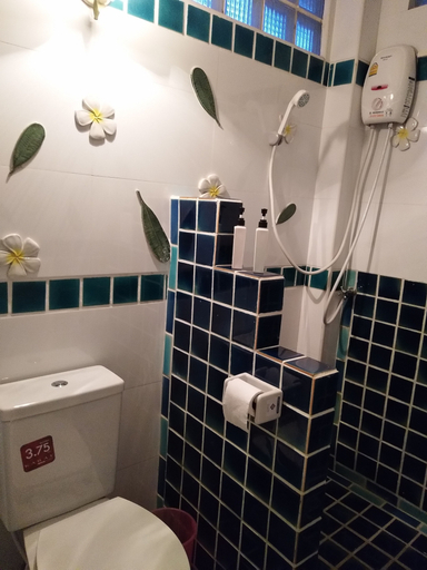 Bathroom 3, Baan Sai Thong Hotel, Muang Trat
