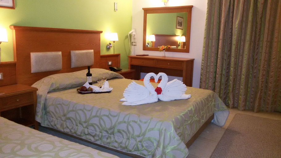 Bedroom 4, Paradise Lost Hotel-Apartments, Peloponnese
