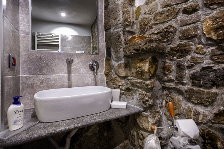 Bathroom 4, La Voce del Fiume, Potenza