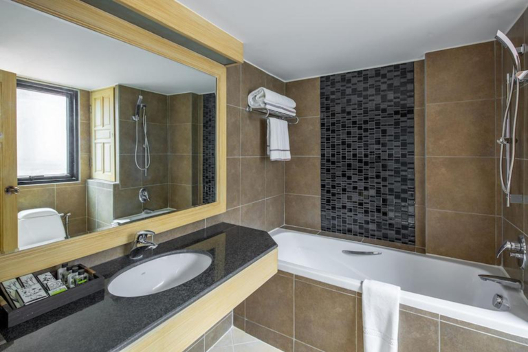 Bathroom 5, Nora Lakeview Hotel, Ko Samui