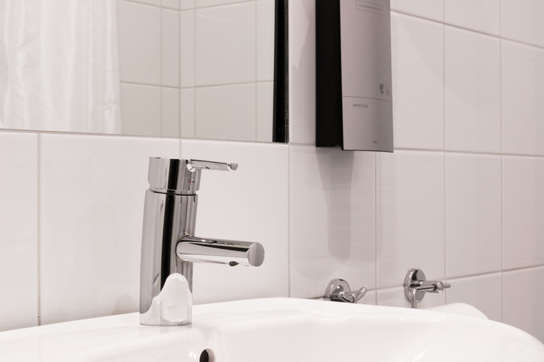 Bathroom 4, Linköpings Cityhotell & Vandrarhem, Linköping