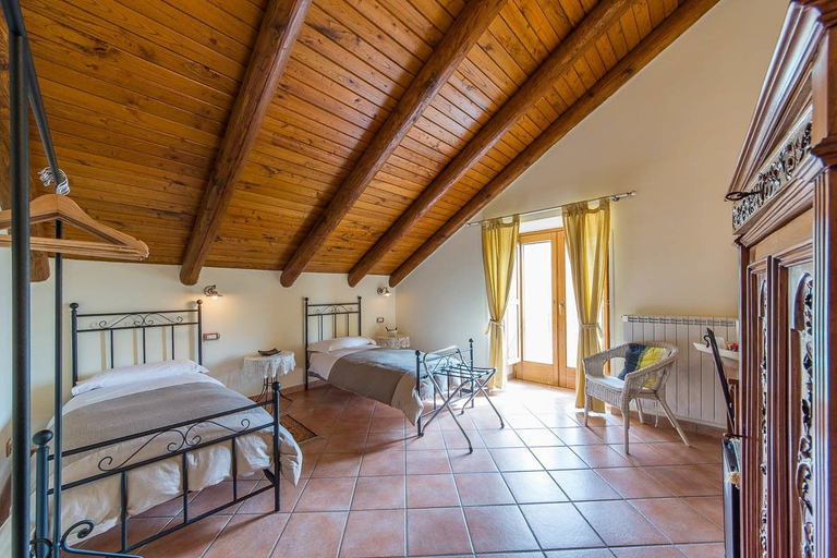 Bedroom 3, Beata Solitudo B&B, Napoli