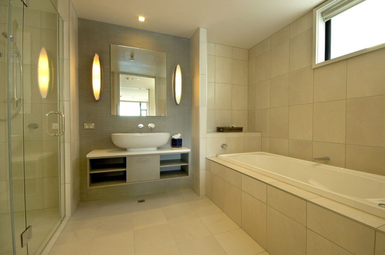 Bathroom 5, The Rees Hotel and Luxury Apartments, Queenstown-Lakes