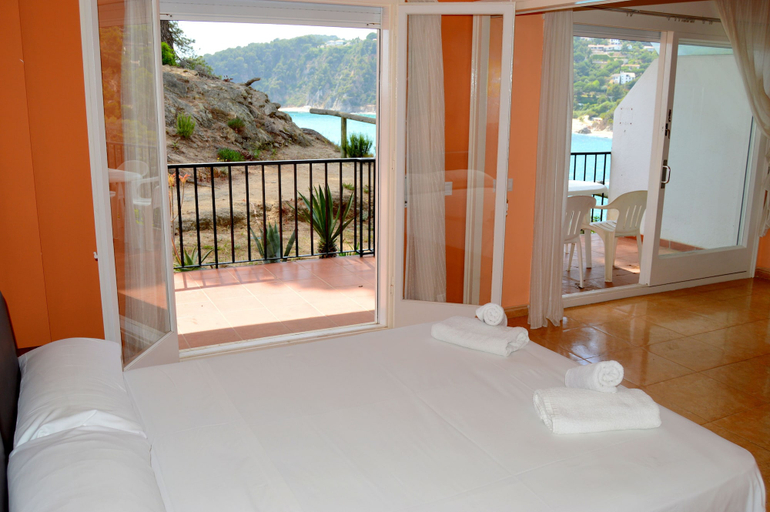 Bedroom 2, Appartements Sol Y Mar Cala Llevado, Girona