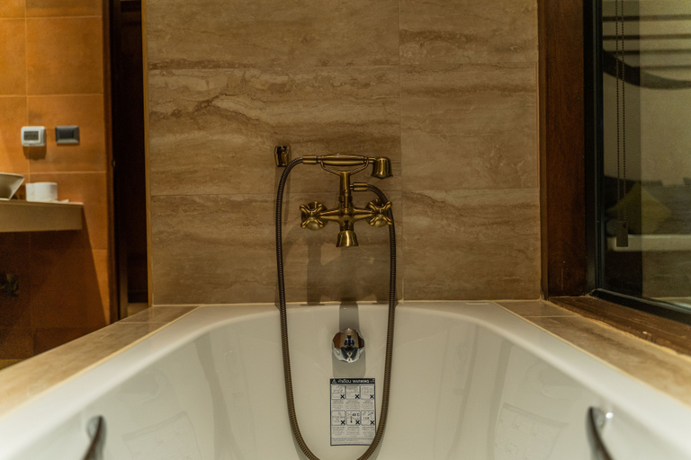 Bathroom 5, Phor Liang Meun Terracotta Arts Hotel, Muang Chiang Mai