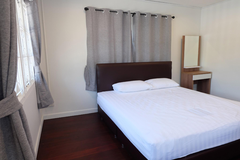 Bedroom 2, BaanChananya Bangsaen, Muang Chon Buri