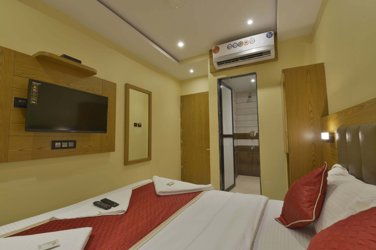 Bedroom 4, Hotel Residency Park, Mumbai City
