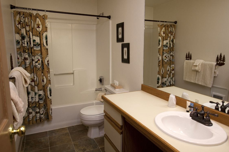 Bathroom, Edelweiss Condominiums, Flathead
