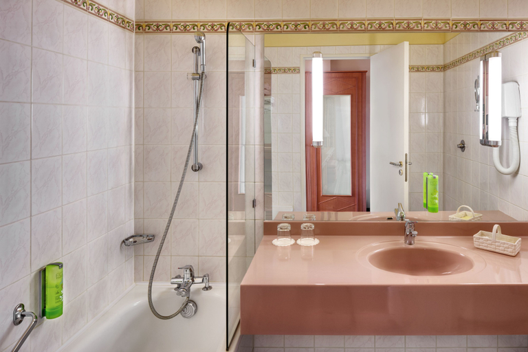 Bathroom 5, Ensana Butterfly, Cheb