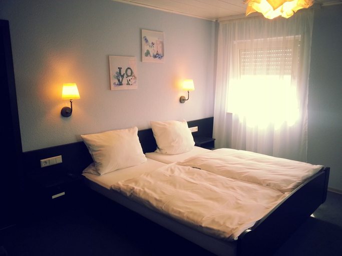 Bedroom 4, ZIP Hotel Lingenfeld, Germersheim