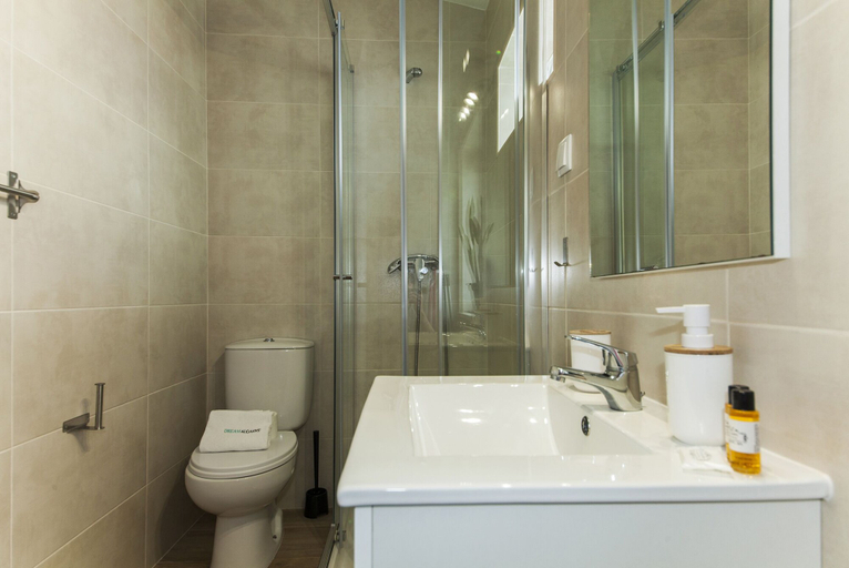 Bathroom 3, A38 - Rising Sun Top-Floor Flat, Lagos