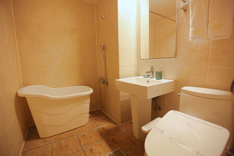 Bathroom 3, Changwon AT Business Hotel, Changwon