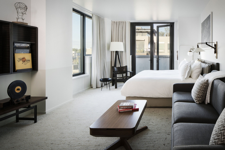 Halcyon - a hotel in Cherry Creek, Denver