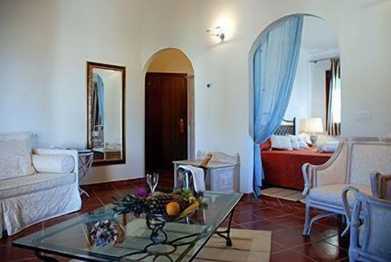 Bedroom 4, Hotel Monti Di Mola, Olbia-Tempio