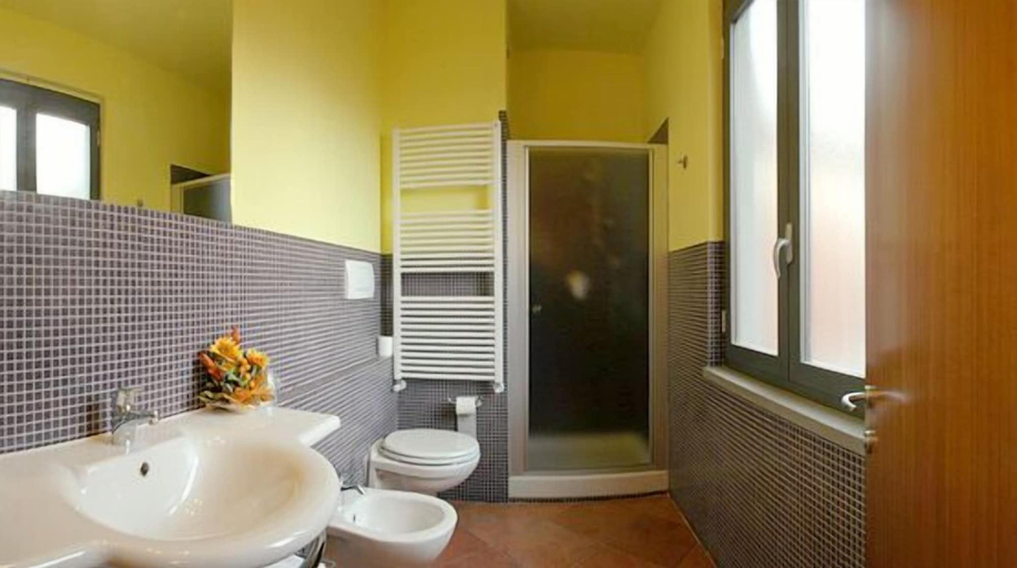 Bathroom 5, Hotel Marzia, Florence