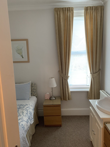 Others 4, Rivendell Guest House, Southampton