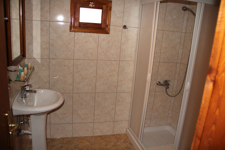 Bathroom 3, Piges Hotel at Acheron Springs, Epirus