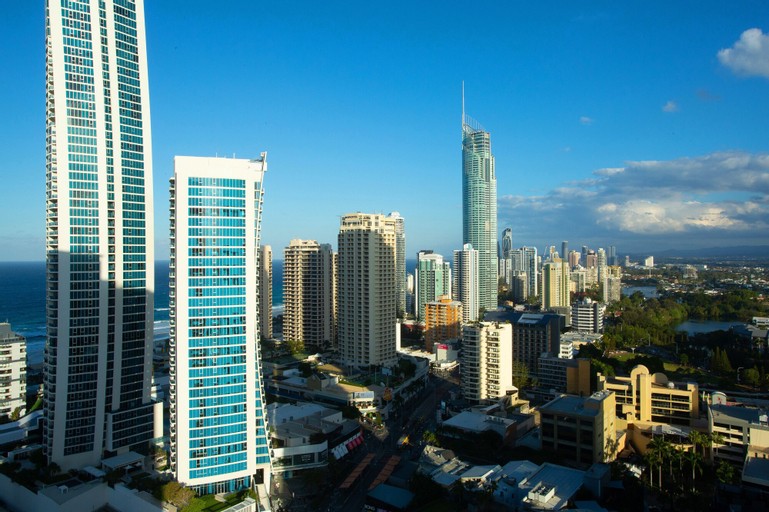 Exterior & Views 10